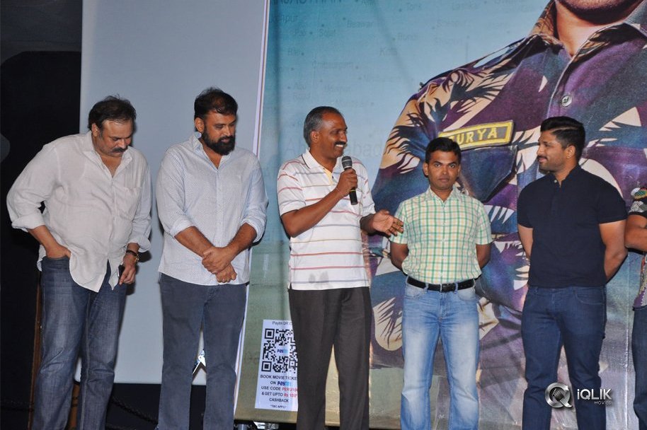 Army-People-Watching-Naa-Peru-Surya-Naa-illu-India-Movie-Photos